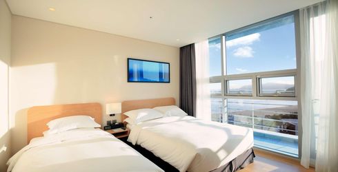 hotel room image