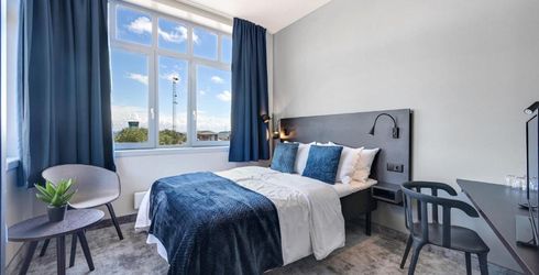 hotel room image