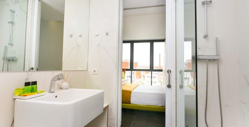 hotel room image