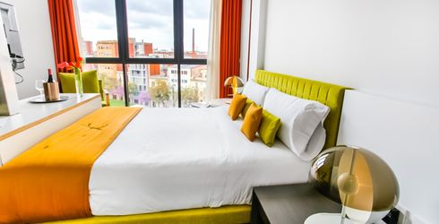 hotel room image