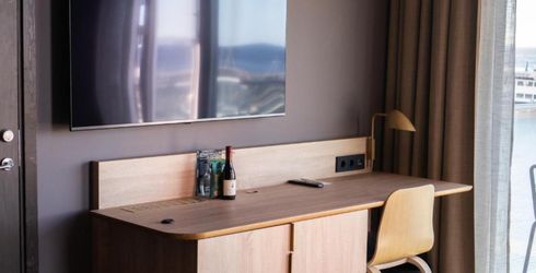 hotel room image