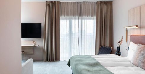 hotel room image