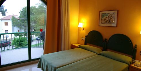 hotel room image