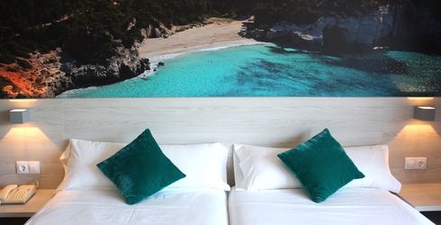 hotel room image