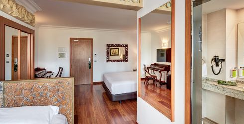 hotel room image