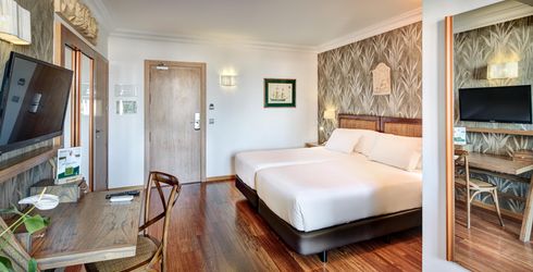 hotel room image