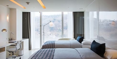 hotel room image