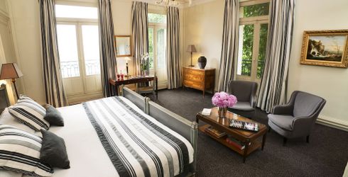hotel room image