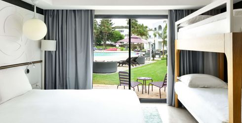 hotel room image
