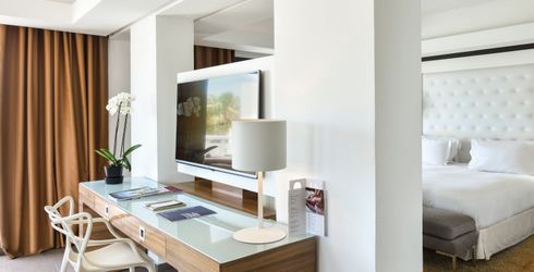 hotel room image